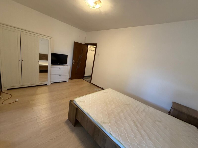 Baba Novac, Dristor, Muncii, fara intretinere, gradina proprie de 30 mp.